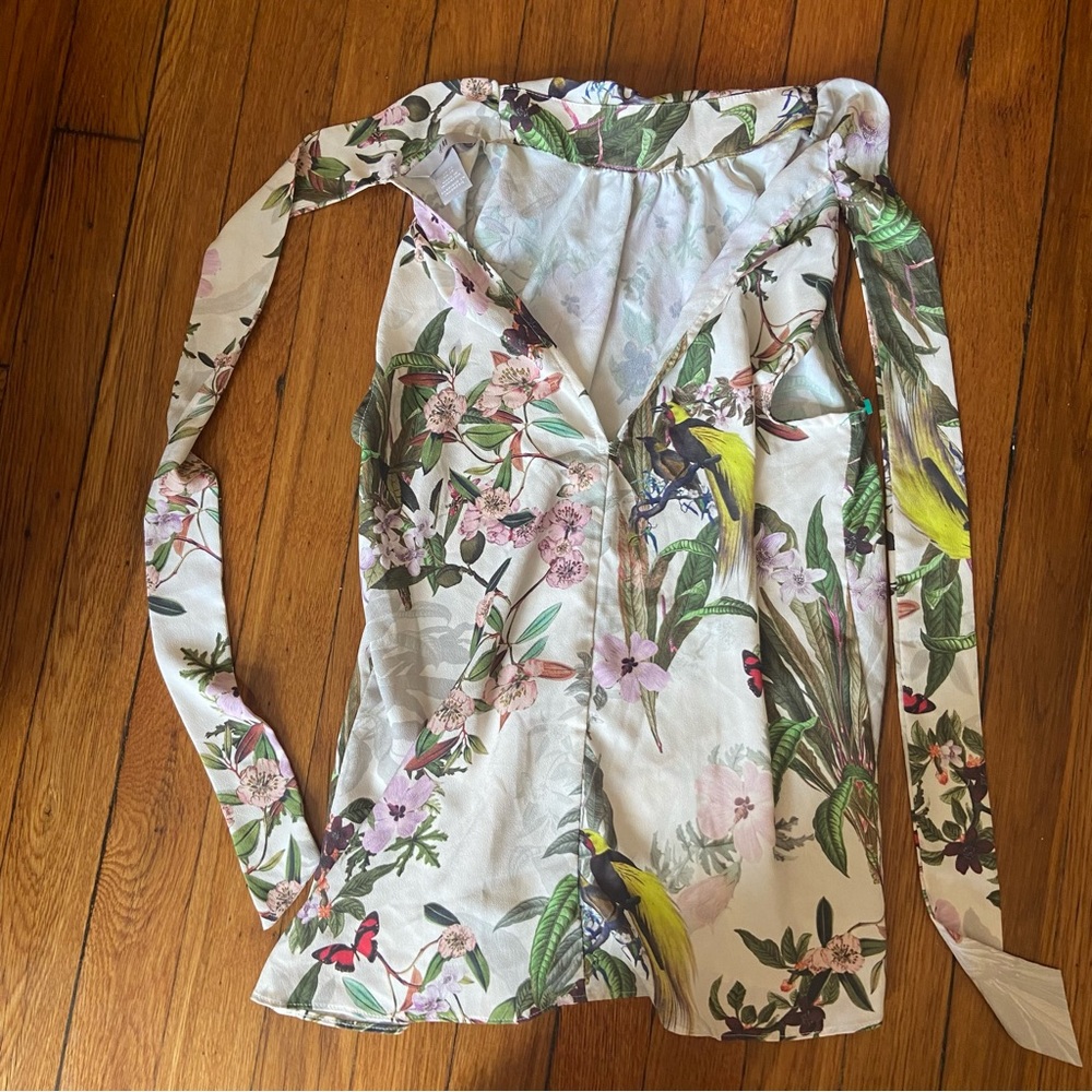 Sleeveless Floral Bird Blouse